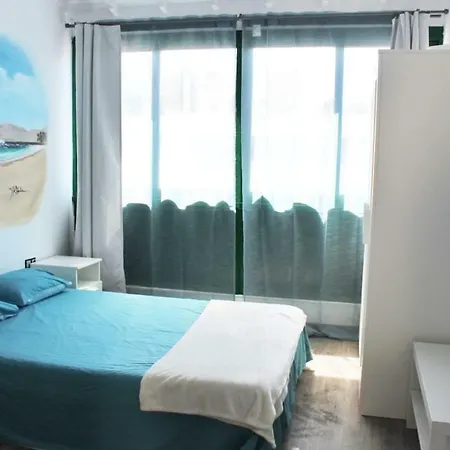 Muy Cercano A Playas Y Pueblo *