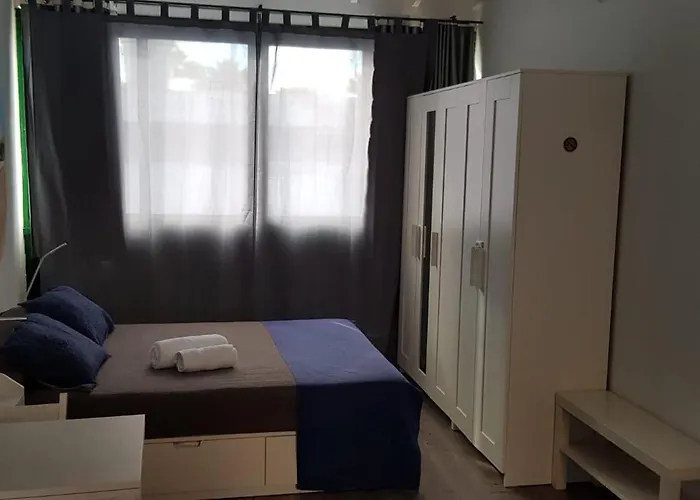 Muy Cercano A Playas Y Pueblo