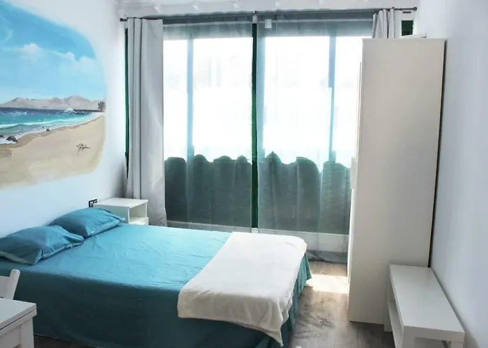 Muy Cercano A Playas Y Pueblo *